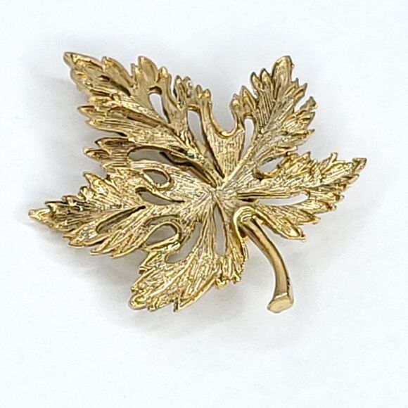 Vintage Maple Leaf Brooch Textured Goldtone Metal 2 1/8" - Picture 2 of 3